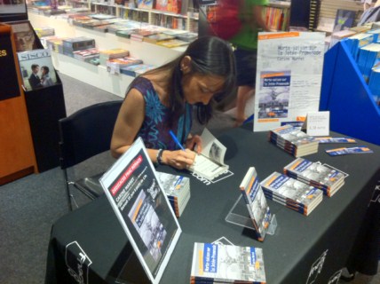 Carine Marret écrivain FNAC Monaco 2011